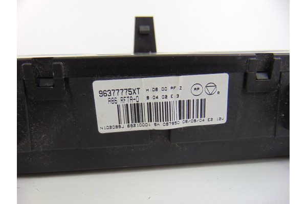 Mando climatizador, Citroen C3 1.4 16V SensoDrive X-Tr 2004, 96377775XT usado 6