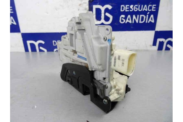 Cerradura puerta trasera izquierda, Audi A4 Berlina (8E) 2.0 TDI 16V (103kW) 2007, 8E0839015AA usado 6