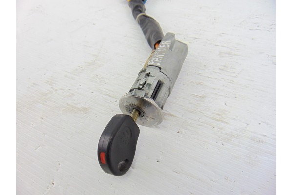 Antirrobo / llave contacto, Peugeot Partner (S1)(07.1996) Combispace 1999