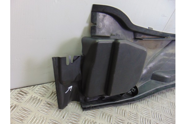 Torpedo, BMW Serie 1 Berlina (E81/E87) 123d 2009, 6989788 usado 6