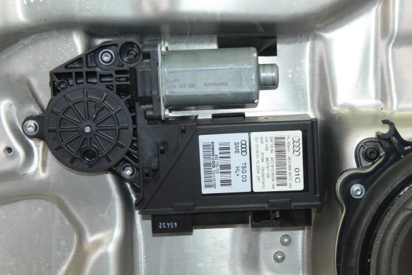Elevalunas trasero izquierdo, Audi A8 (4E) 3.0 TDI Quattro 2005, 4E0959801C