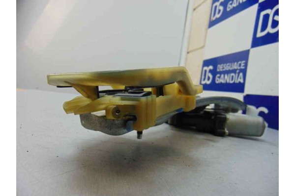 Elevalunas trasero derecho, Opel Astra K Berlina 5P Dynamic 2018 usado 6