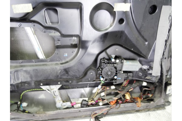 Puerta delantera izquierda, Audi A8 (D2) 2.5 TDI Quattro 2001