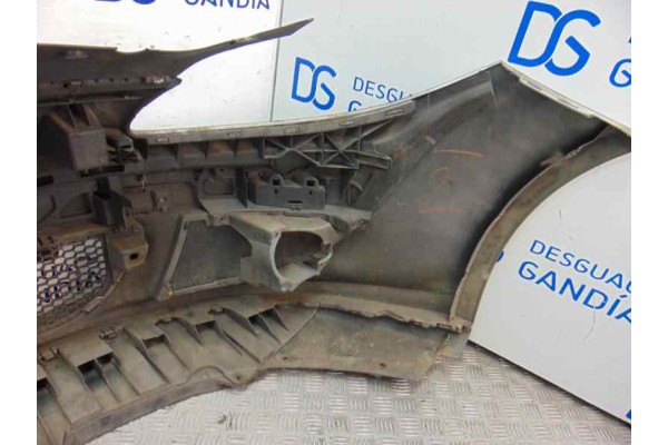 Paragolpes delantero