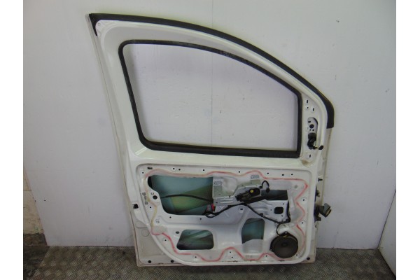 Puerta delantera izquierda, Citroen Nemo Attraction 2015 usado 6