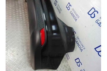 Paragolpes trasero