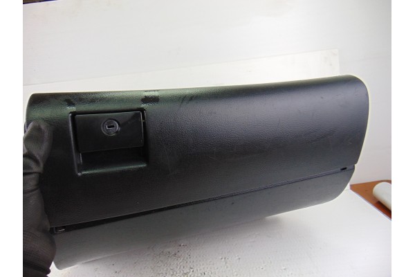 Guantera, Audi A4 Berlina (B5) 1.9 Tdi 1999, 8D1857035D
