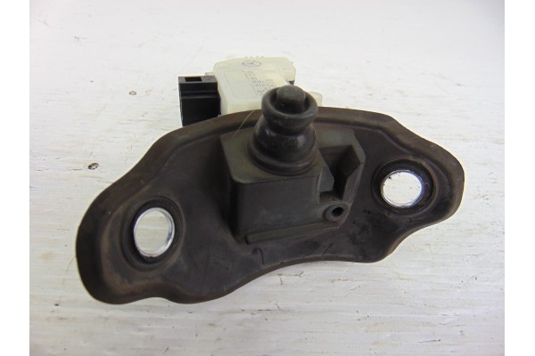 Tapa exterior combustible, Mercedes-benz Cls (Bm 219) 350 Cgi (219.357) 2006, A2518200197