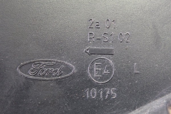 Piloto trasero izquierdo, Ford Focus Berlina (Cap) Trend 2005