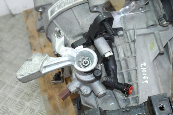 Caja cambios, Volkswagen Polo V (6C1) Comfortline 2014, Qae usado 6