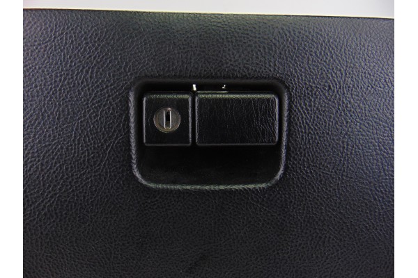 Guantera, Toyota Mr 2 Roadster (W30) 1.8 Smt Hardtop 2004, 64439-17040 usado 6