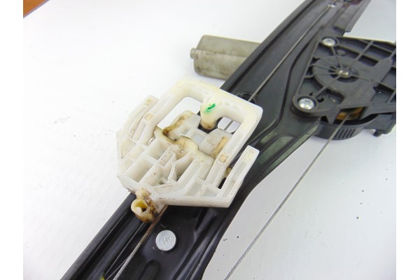 Elevalunas delantero izquierdo, BMW Serie 3 Berlina (F30) 328i 2012 usado 6