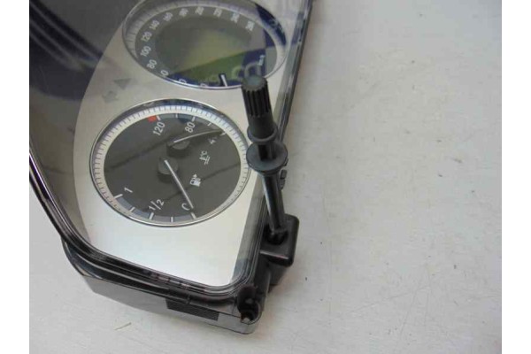 Cuadro instrumentos, Mercedes-benz Clase C (Bm 204) Berlina C 220 CDI (204.008) 2009, A2049004500 usado 6