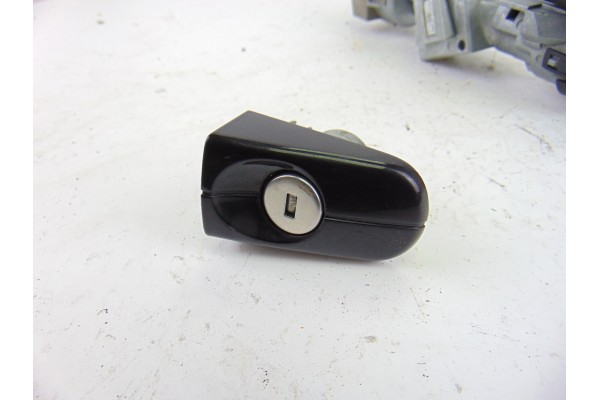 Antirrobo / llave contacto, Ford Focus Berlina (CB8) Trend 2011, 6E5T-15607-CA