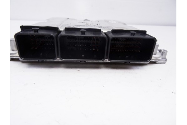 30630418  CENTRALITA MOTOR UCE VOLVO V40 FAMILIAR 1.9 D+ (85kW) 2003 30630418 209305 VOLVO - 2