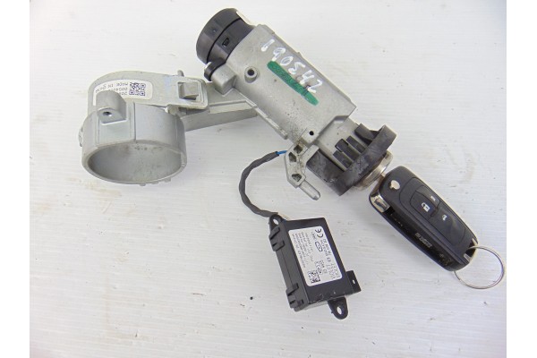 Antirrobo / llave contacto, Opel Insignia Berlina Cosmo 2010 usado 7