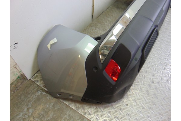 Paragolpes trasero nuevo 7