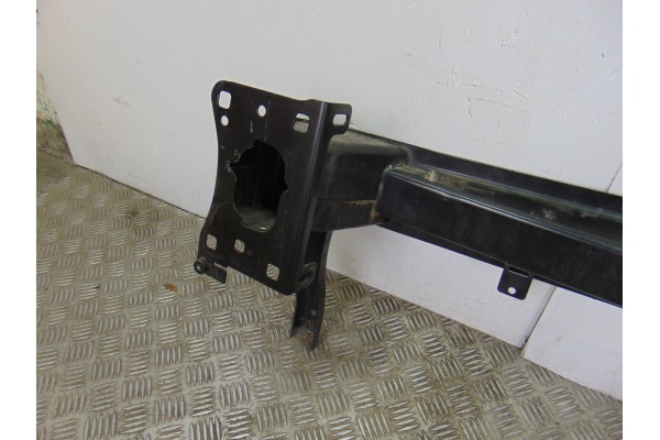 Refuerzo paragolpes delantero