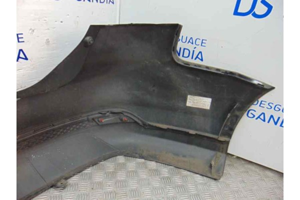 Paragolpes trasero