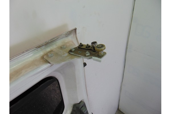Puerta lateral corredera izquierda, Nissan NV200 /Evalia (M20/M) Kombi Comfort 2010