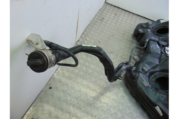 Deposito combustible, Mercedes-benz Clase C (Bm 204) Berlina C 180 Kompressor (204.046) 2008