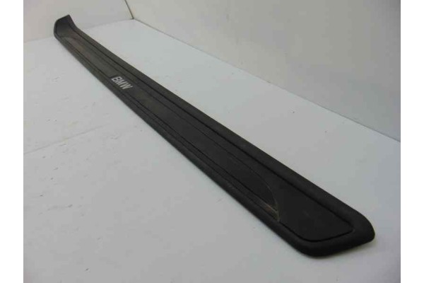 Moldura, BMW Serie 1 Berlina (E81/E87) 118d 2008, 60829010 usado 7