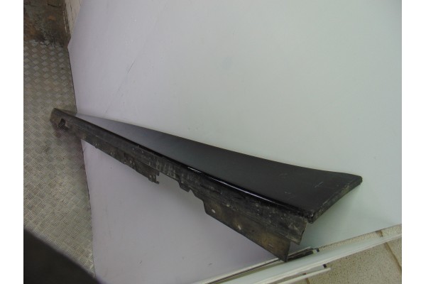 Faldon lateral, 7256911 usado 7