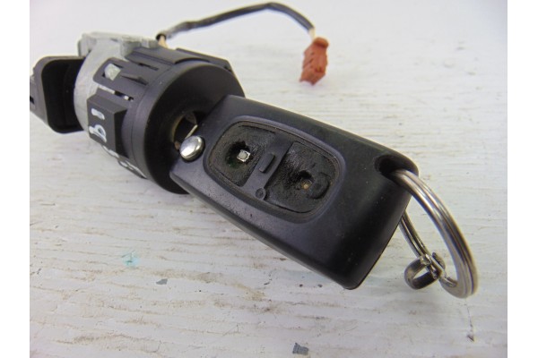 Antirrobo / llave contacto, Citroen C3 Picasso Exclusive 2013 usado 8
