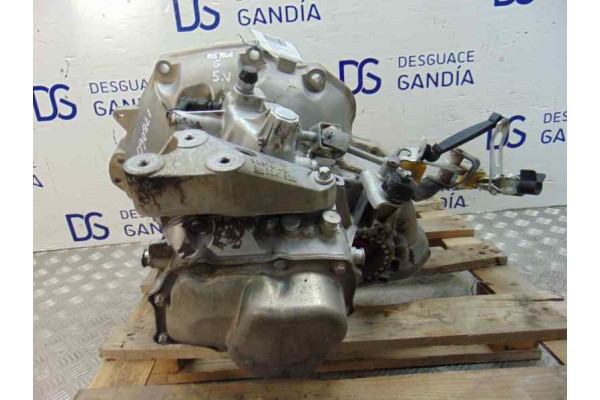Caja cambios, Opel Astra G Berlina Comfort 2003 usado 7