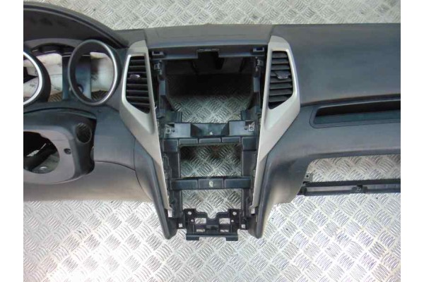 Salpicadero, Ssangyong Tivoli Limited 4x2 2017