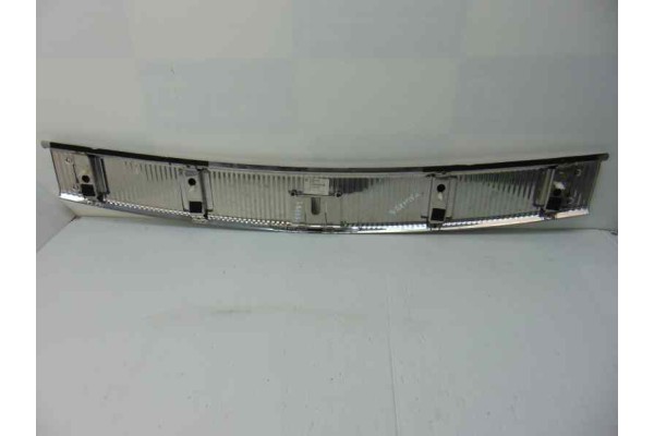 Molduras traseras, Volkswagen Touareg (7LA) TDI V6 2004, 7L6863459B usado 7