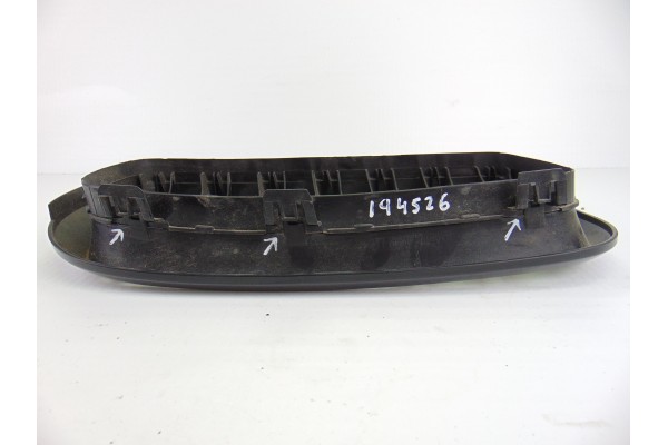 Rejilla delantera, BMW Serie 1 Berlina (E81/E87) 116d 2009 usado 7