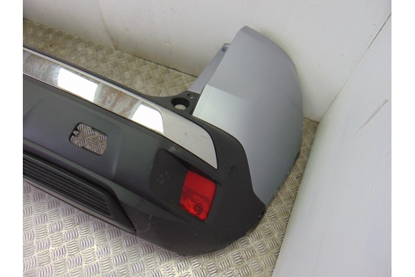 Paragolpes trasero nuevo 8