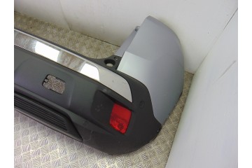 Paragolpes trasero
