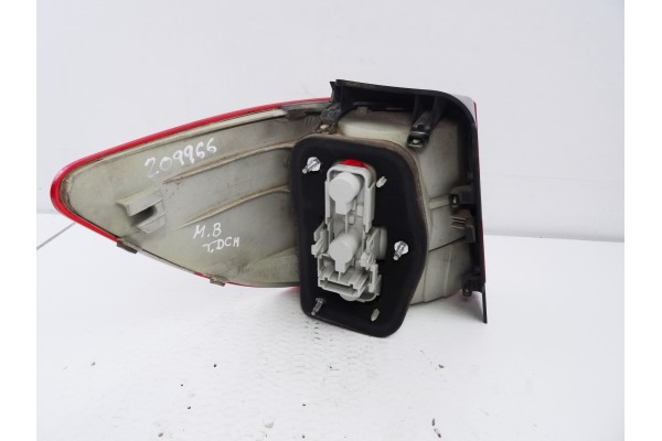 A1698202664 PILOTO TRASERO DERECHO MERCEDES-BENZ CLASE B (BM 245)