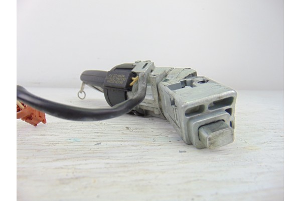 Antirrobo / llave contacto, Citroen C3 Picasso Exclusive 2013 usado 9
