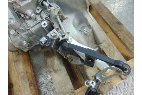 Caja cambios, Opel Astra G Berlina Comfort 2003 usado 8