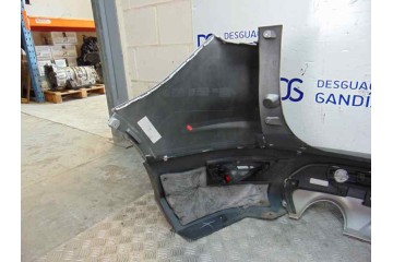 Paragolpes trasero