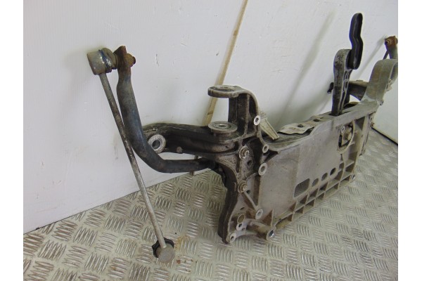 Puente delantero, Volkswagen Passat Berlina (3C2) Sportline 2005, 3C0199369F usado 10