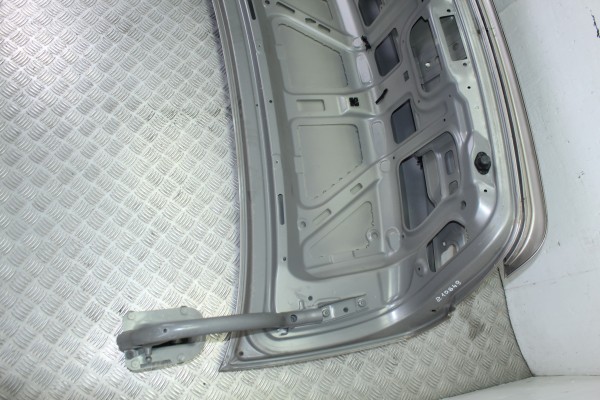 Tapa maletero, BMW Serie 7 (F01/F02) 740d xDrive 2011 usado 9
