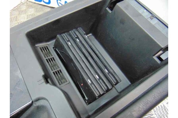 Consola central, BMW Serie X5 (E53) 3.0d 2003 usado 10