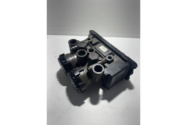 Valve Modulator EBS Rear Pneumatic Ford F Max Cargo Euro 6 Catalog number of the part Zawor Modulator EBS Tylny Ty Pneumatyczny 