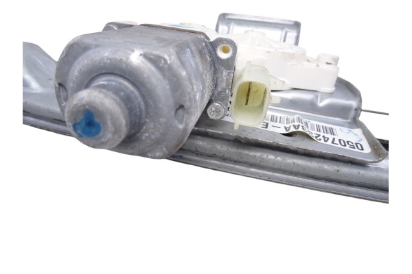 05074233AA  ELEVALUNAS TRASERO IZQUIERDO DODGE CALIBER (PM) S 2007 05074233AA 212247 DODGE - 1