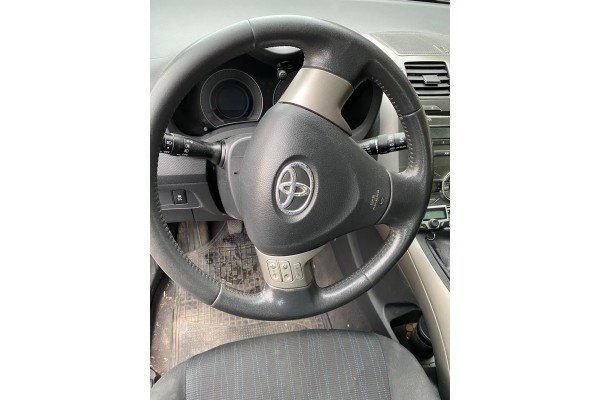 TOYOTA AURIS (E15) Luna