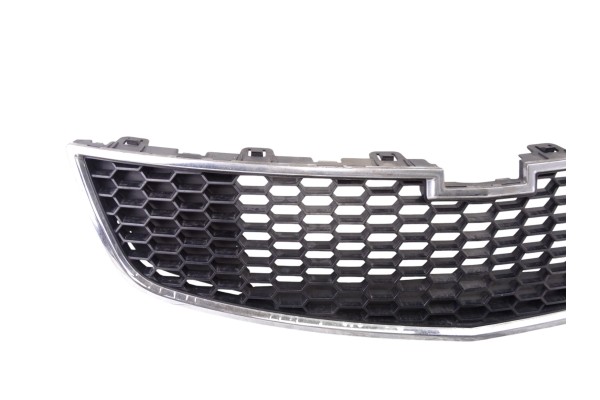 96850786 REJILLA PARAGOLPES CENTRAL CHEVROLET CRUZE LS 2010 96850786 211981 CHEVROLET - 2