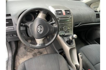 TOYOTA AURIS (E15) Luna