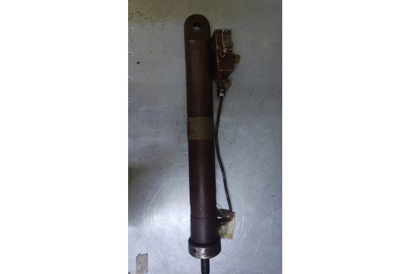 CYLINDER PODNOSZ KAB JELCZ CJ1S50 000
