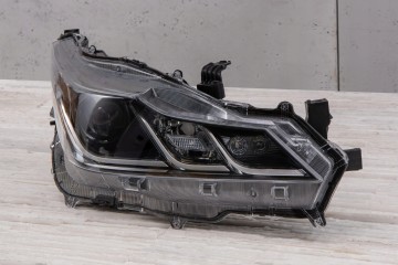 Faro delantero Toyota Corolla XII E21 2019 Derecho