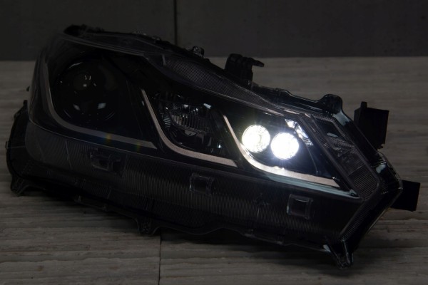 Faro delantero Toyota Corolla XII E21 2019 Derecho