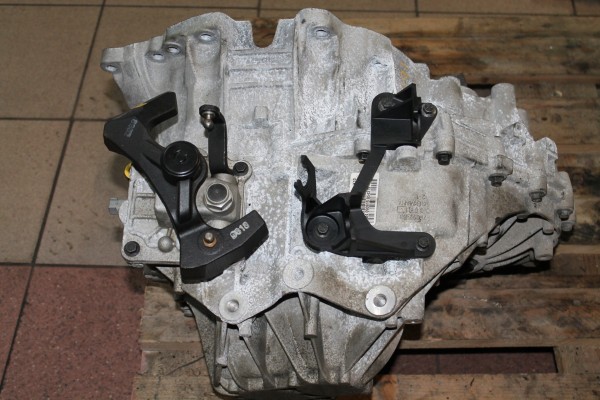 VOLVO V40 V40CC GEARBOX 1285272 MANUAL M66 Part manufacturer Volvo OE